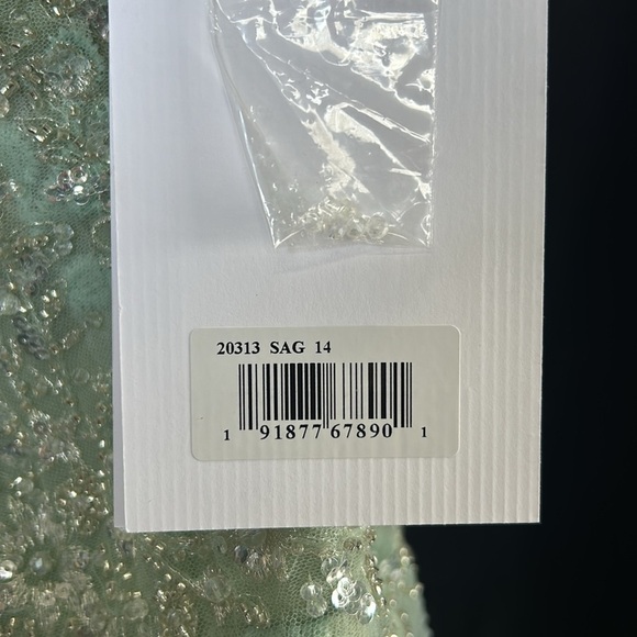 NWT Mac Duggal 20313 Embellished Soft Tie Sleeveless V Neck Gown Green - Picture 12 of 15